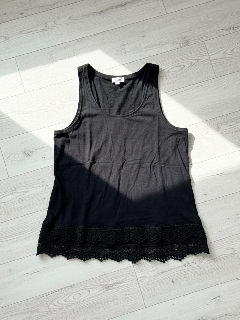 Kismet Black Crochet Hem Sleeveless Tank Top Women’s Small